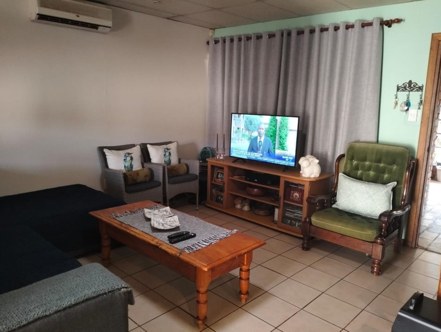 3 Bedroom Property for Sale in Langenhovenpark Free State